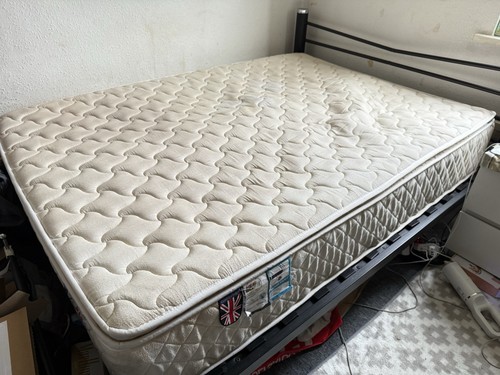 Luxury mattress 8 months - mattress,